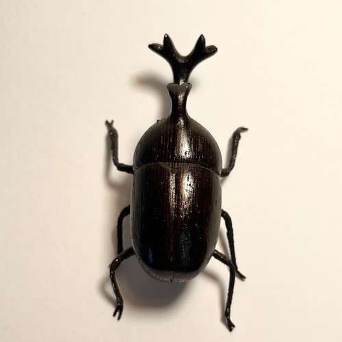 木彫カブトムシブローチ ブローチ ショップAtelier YUMI 通販 18115721