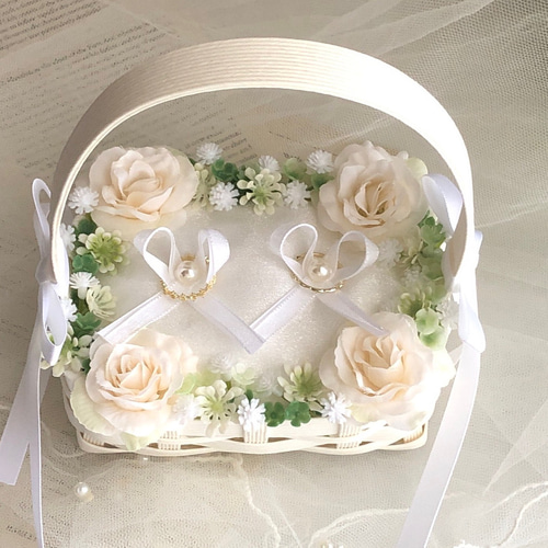 クラフトかご♡オフホワイトのバラ♡グリーン♡定番デザイン