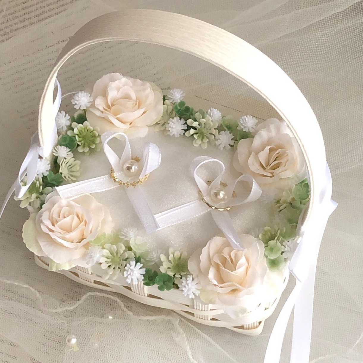 【ひろりん】クレイフラワー♡リボン台の薔薇の壁掛け 樹脂粘土でクレイフラワー グレイッシュカラーのバラ DIY Clay