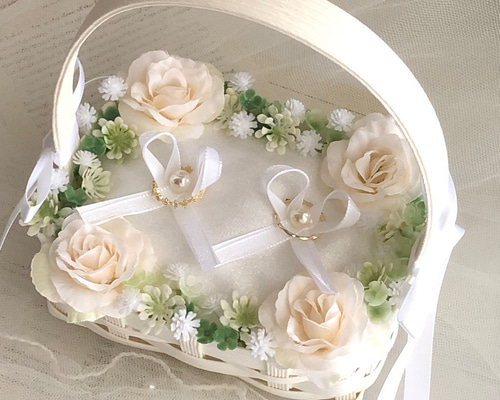 クラフトかご♡オフホワイトのバラ♡グリーン♡定番デザイン