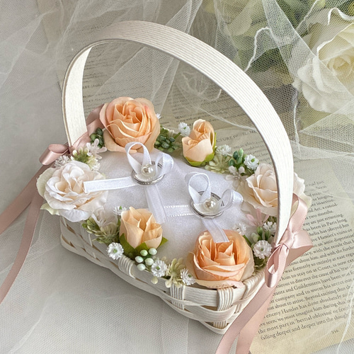 クラフトかご♡優しい色合い♡オフホワイトのバラ♡ベビーオレンジ