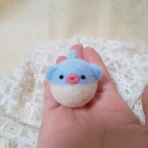 つぶらな瞳のまんまるフグさん 羊毛フェルト 羊毛フェルト asamame