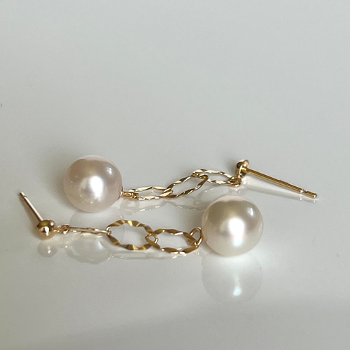 送料無料 K18. 6.5mm 綺麗なアコヤパール ハンドメイドピアス 18金  