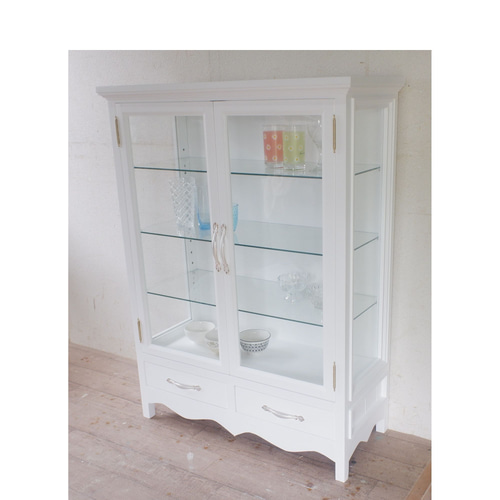 アーチホワイトのガラスキャビネット ハンドルタイプ取っ手仕様