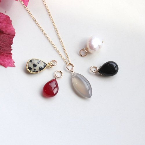 天然石ネックレスチャーム C-1025 18種類の天然石から3つのチャームが