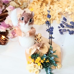 しまりすの三角屋根の一輪挿し 【手のひらサイズ 羊毛フェルト 玄関