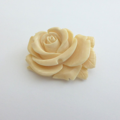 天然素材牙彫刻ブローチ新品 本象牙 薔薇のブローチ ブローチ マテリアルマスター 通販 18116056