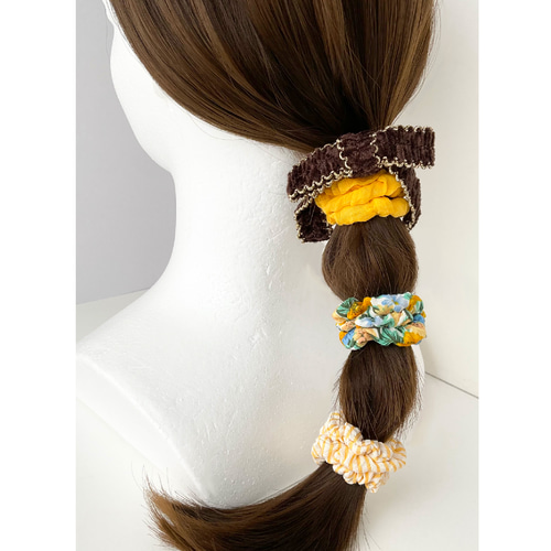 夏にピッタリ⭐︎ひまわりシュシュ　ヘアゴム　レディース　パステルオレンジ 夏 咲くひまわり 陽気なひまわりカラーのヘアゴムと極細シュシュ