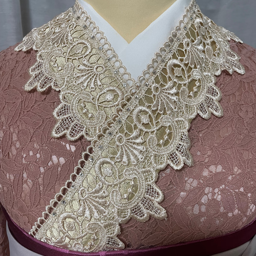 ゴールド刺繍の重ね衿・帯締め・お飾り　フリルレースの帯揚げ・半衿　豪華ブローチ 豪華重ね衿 フリル付きレース半衿 レース帯揚げ×2 帯締め2種 付
