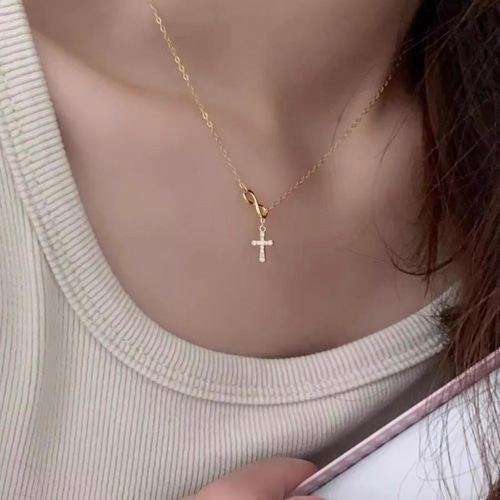 クロスモチーフ ダイヤモンド付きネックレスk18 ネックレス  