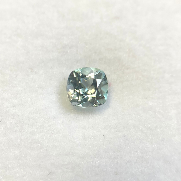 お取置き】コーネルピン ルース 0.21ct 約3.5mm 蛍光有 天然石 京都 