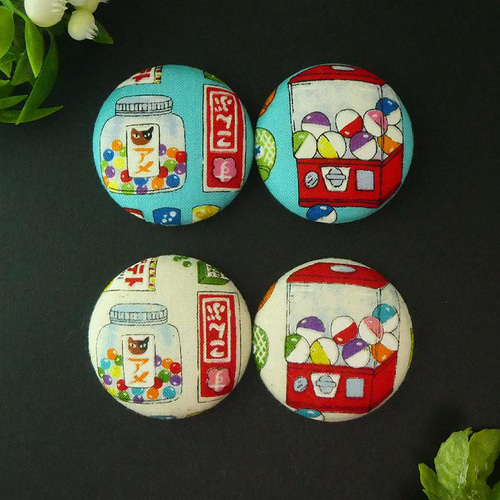 お買い得♡お揃い　チェック柄　シングルリボン、くるみボタン　贅沢4個セット 大) 「昭和駄菓子屋－生成り」 38ミリ(大) 仕立ての選べるくるみボタン