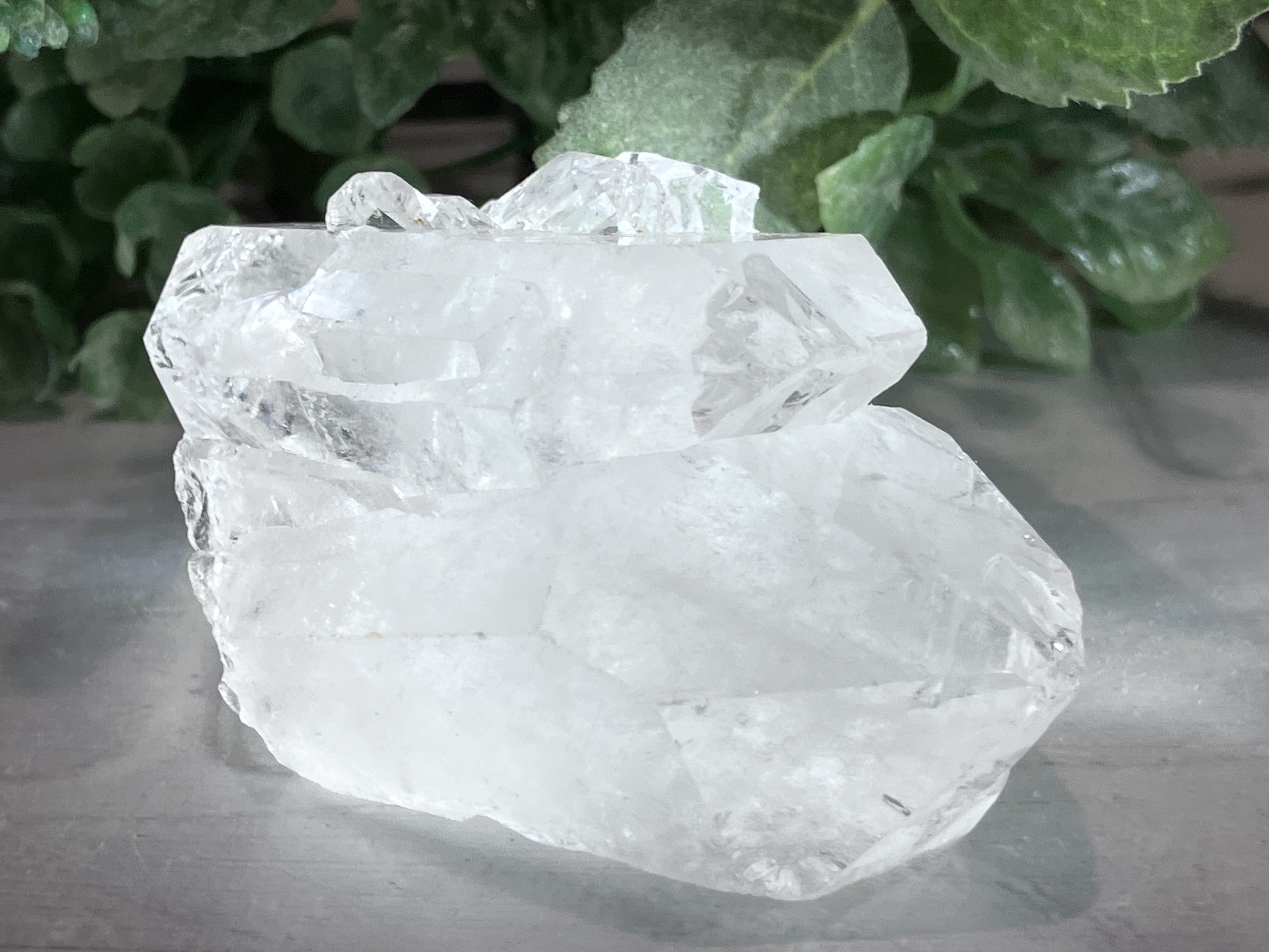 子持ち水晶　レインボー　ミナスジェライス トマスゴンサガ クリスタル　バーナクル