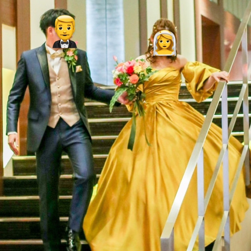 実例写真！カラードレス 鬱金色 ベアトップ ふっくら柔らかなバック  