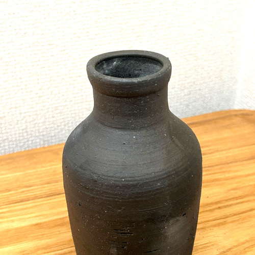 焼き締め 花瓶 一輪挿し・花瓶・花器 いっしん 通販 18117229｜Creema