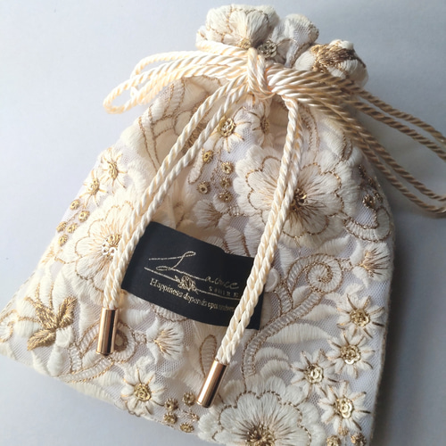 インド刺繍 リボン 巾着ポーチ 巾着袋 巾着 ホワイト×キルト生地