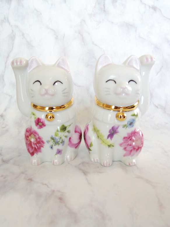 カラフルフラワー柄の招き猫（ペア） 磁器 ポーセラーツ 招き猫 fee