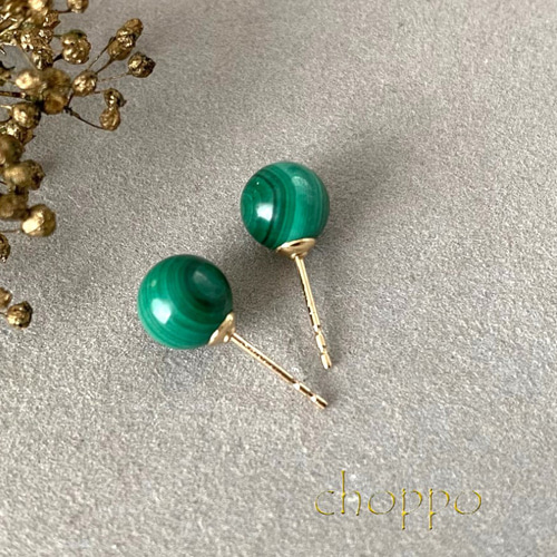 孔雀石のスタッドピアス マラカイト 14㎏f 緑 縞模様 グリーン 深緑色