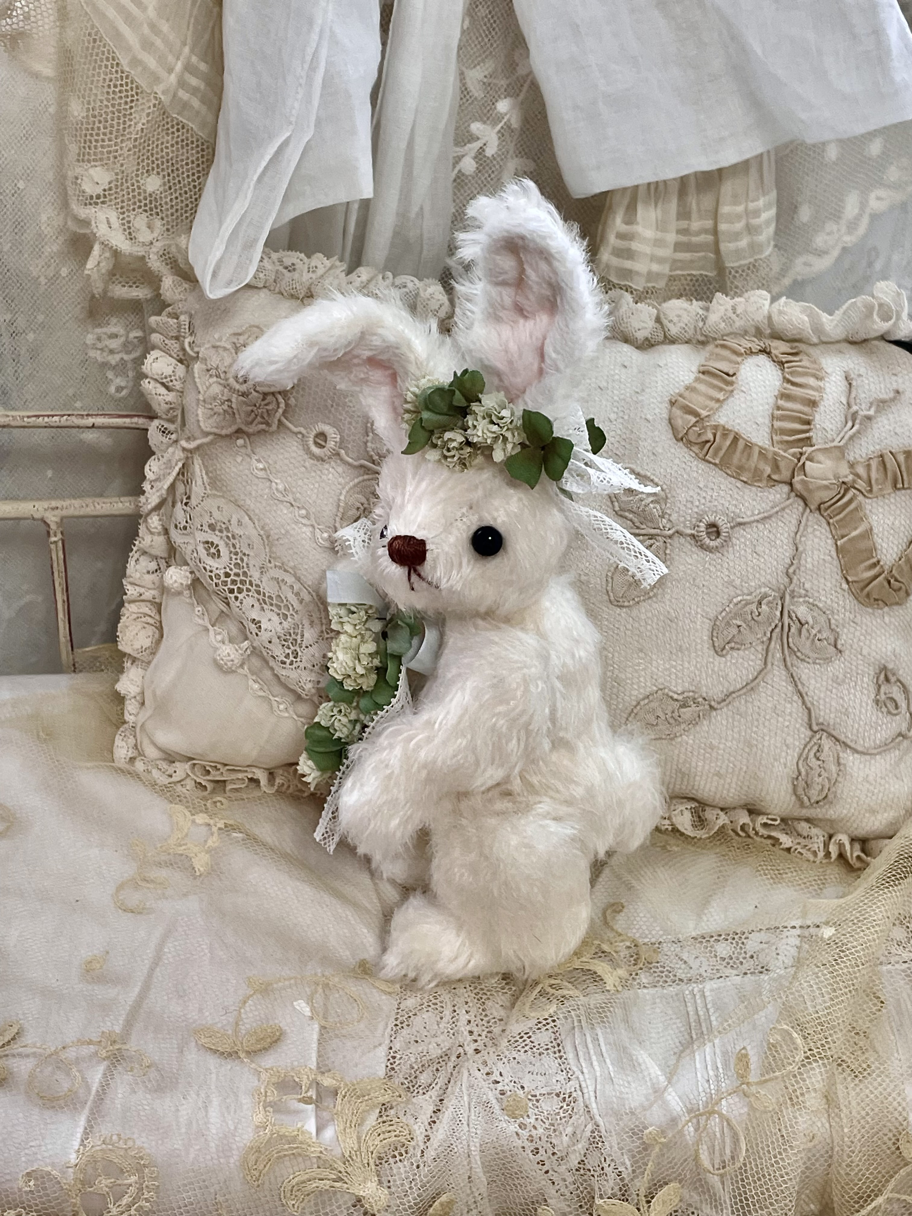 白詰草の白うささん