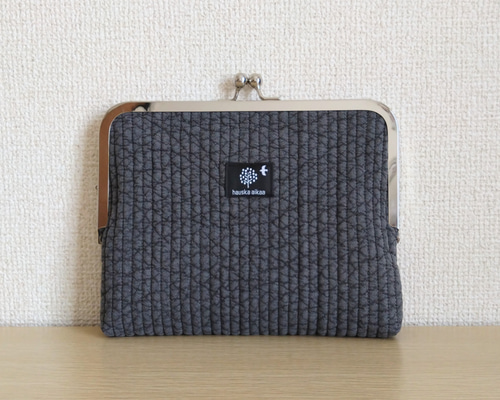 ヌビ*がま口ポーチ〚ダークグレー×レモン柄〛 B6／手帳・お薬