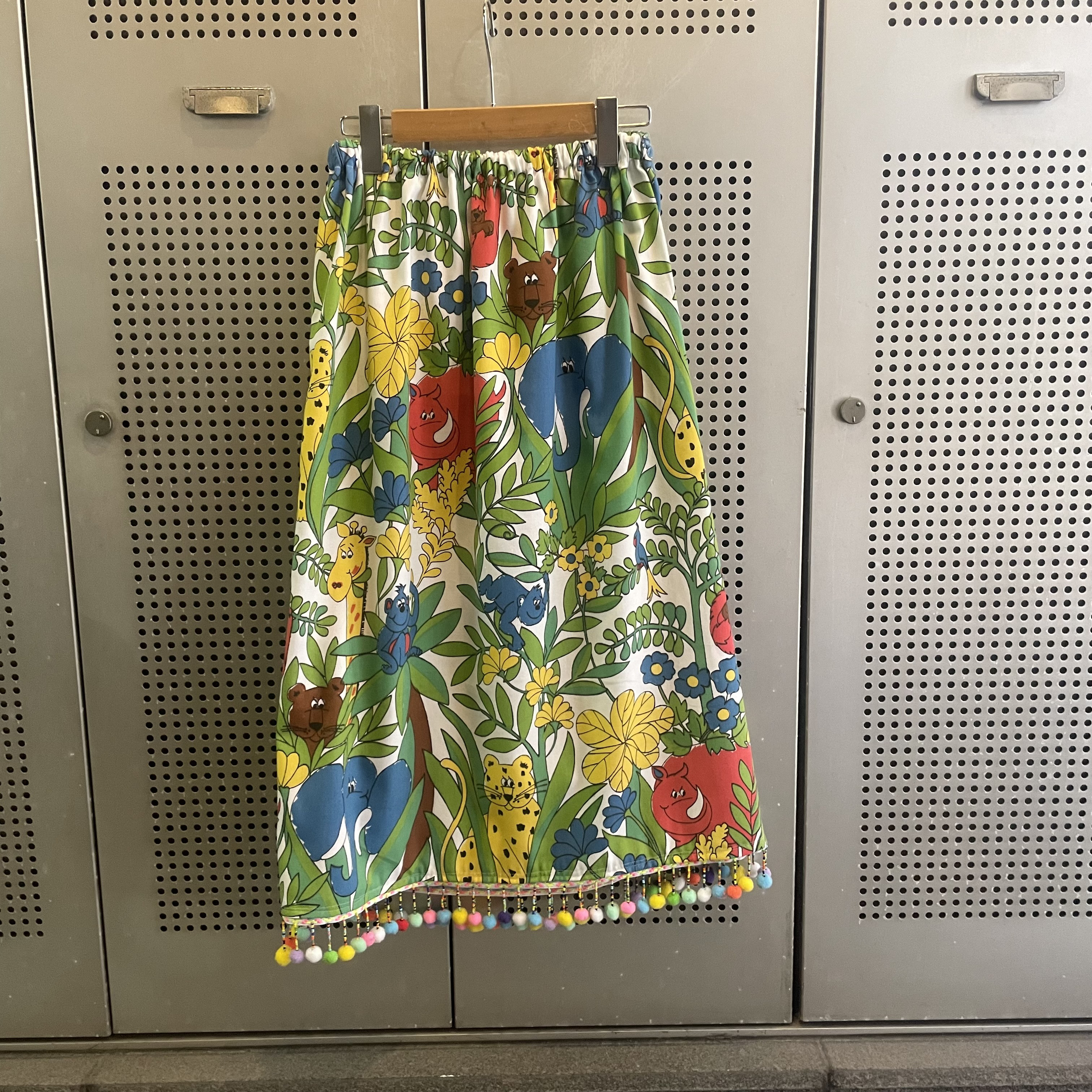 古着　ヴィンテージ　vintage スカート　パッチワーク　ファブリック　リメイク　リメイクスカート　カラフル　派手