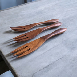世界三大銘木 チーク無垢材 フォーク 果物 和菓子 木製食器　キャンプ アウトドア BBQ 5枚目の画像