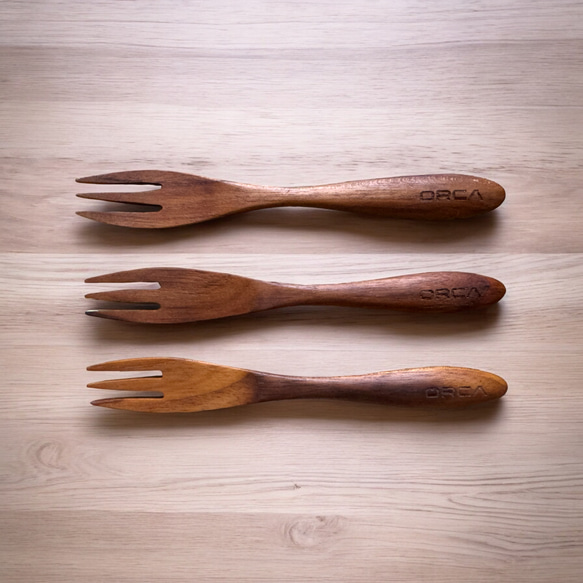 世界三大銘木 チーク無垢材 フォーク 果物 和菓子 木製食器　キャンプ アウトドア BBQ 2枚目の画像