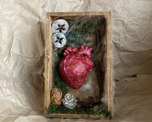 オブジェ 「 赤い核心a 」 art 創作 木箱 心臓 置物 347 その他置物