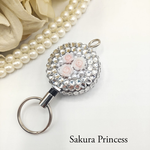 キラキラリールキーホルダー☆ローズ&パール キーホルダー sakura 通販 