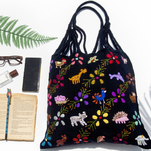 手刺繍と手縫いのショルダーバッグ　ハンドメイド 手縫いカラフル刺繍サイドバックパック、刺繍クロスボディバッグ