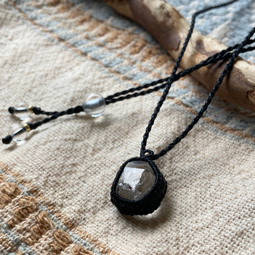 国産鉱物マクラメネックレス