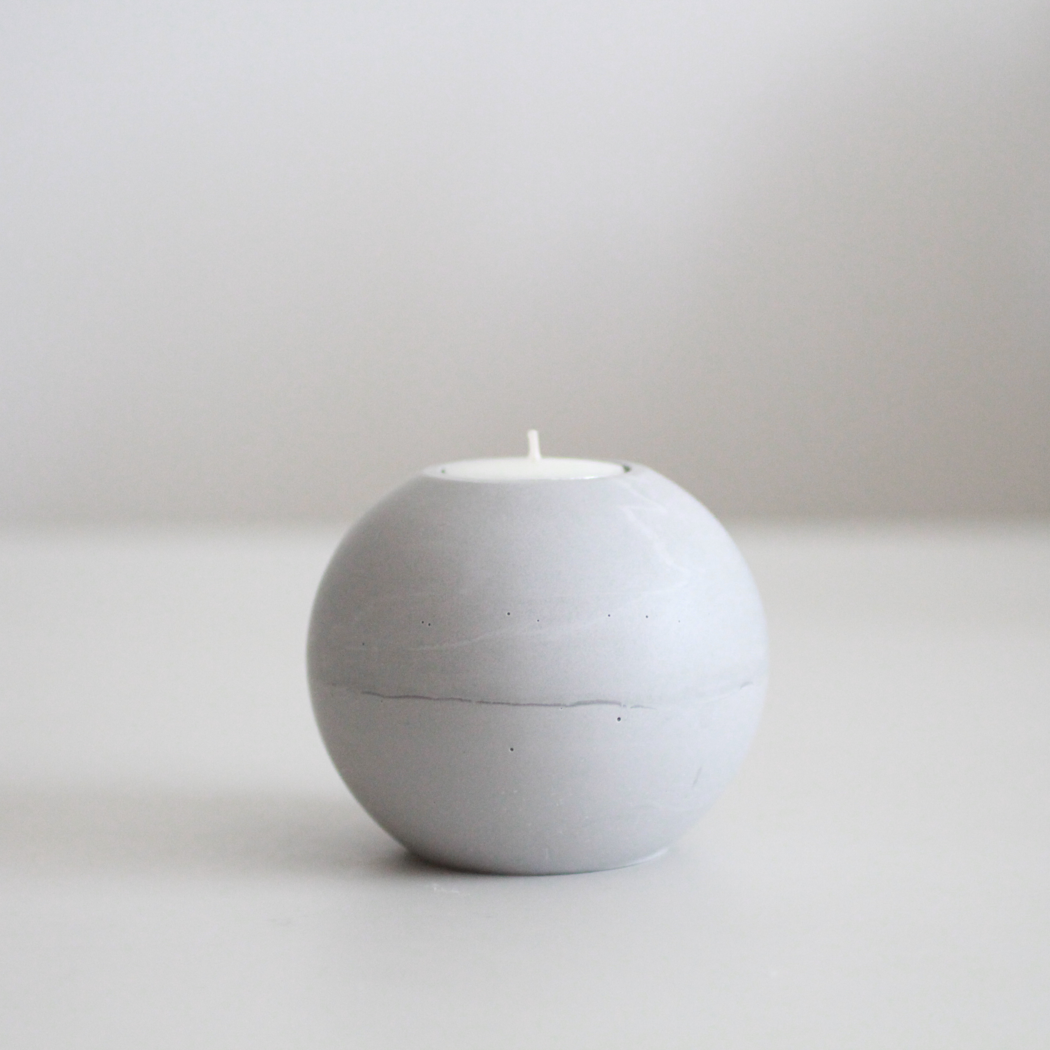 お洒落な空間を演出する キャンドルホルダー