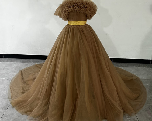 ブラウンカラードレス オフショルダーの2WAYドレス ロングトレーン