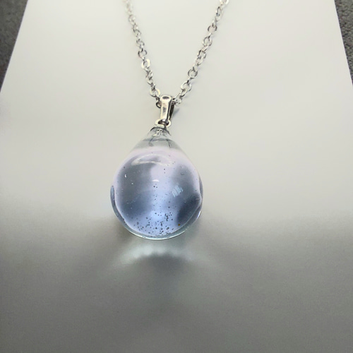 レジンの雫ネックレス 透明なジェイブルー ネックレス レジンの雫ネックレス 透明なジェイブルー ネックレス