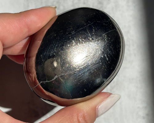 きゅう様　高品質　セレナイト　シラー　パーム　握り石 5c8d247b2d99617220e4cce4f04172