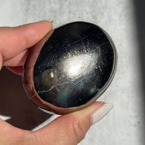 くるみ様　高品質　シルキーフローライト　大きめパーム　握り石 フローライトの握り石 | Y.S.Y24