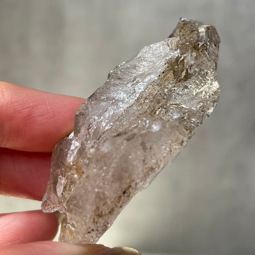 ジンバブエ産【スケルタルクォーツ】⑮ フェンスタークォーツ（窓水晶