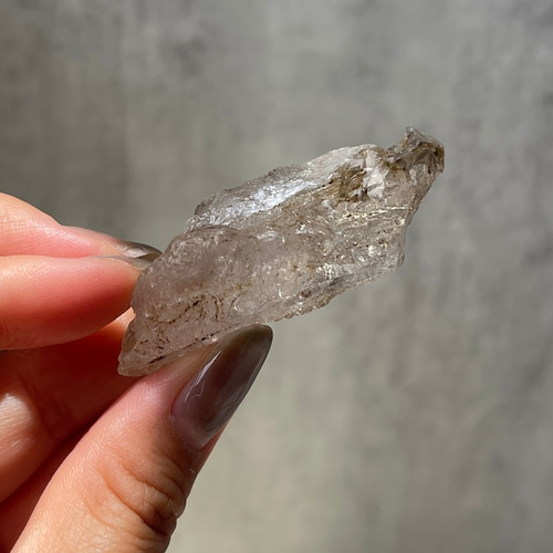 ジンバブエ産【スケルタルクォーツ】⑮ フェンスタークォーツ（窓水晶