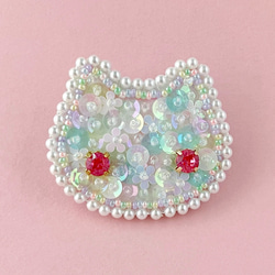 猫好きさんの ゆめかわ猫 ブローチ ビーズ刺繍(ブローチ・キーホルダー