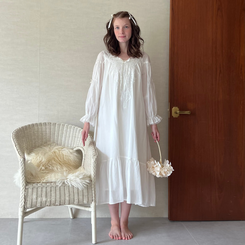 新送0】レースやリボンフリルたっぷりのネグリジェ ルームウェア