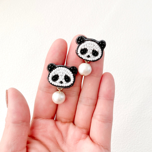 揺れるパール パンダ ビーズ刺繍 ピアス/イヤリング イヤリング