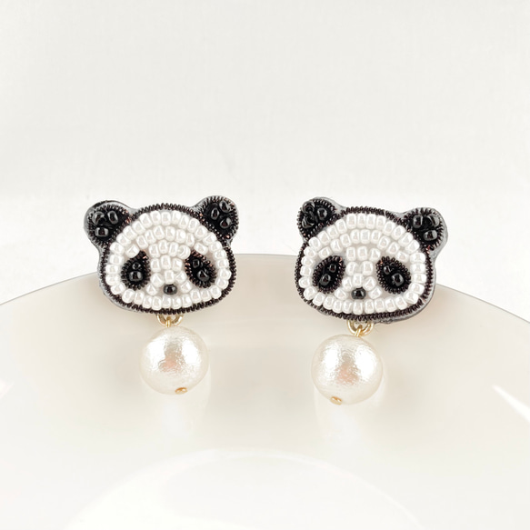 ☆❤️ パンダ　花　パール　オーロラ　ピアス　イヤリング　ハンドメイド 揺れるパール パンダ ビーズ刺繍 ピアス/イヤリング イヤリング