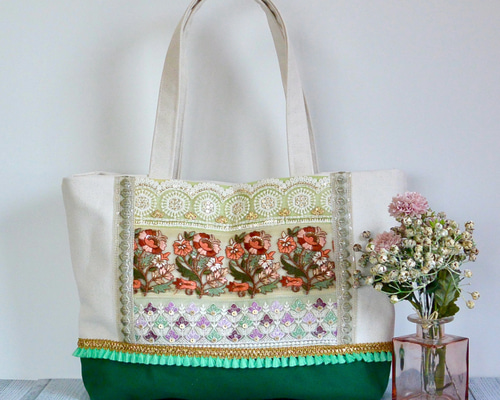 A4サイズ収納！ミントグリーンの美しいインド刺繍リボンのトートバッグ