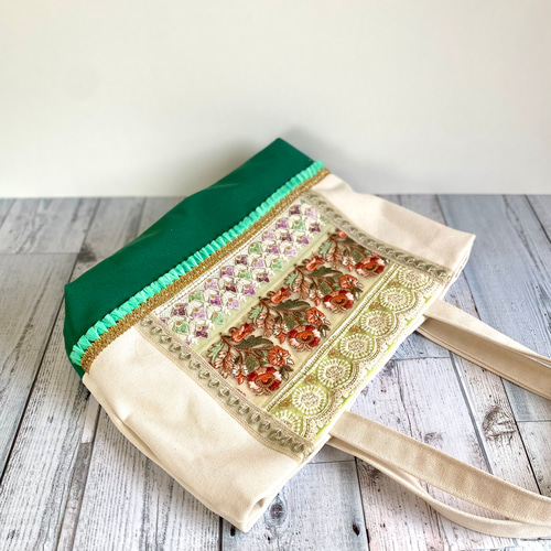 A4サイズ収納！ミントグリーンの美しいインド刺繍リボンのトートバッグ