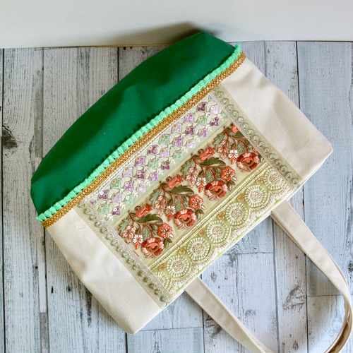 A4サイズ収納！ミントグリーンの美しいインド刺繍リボンのトートバッグ