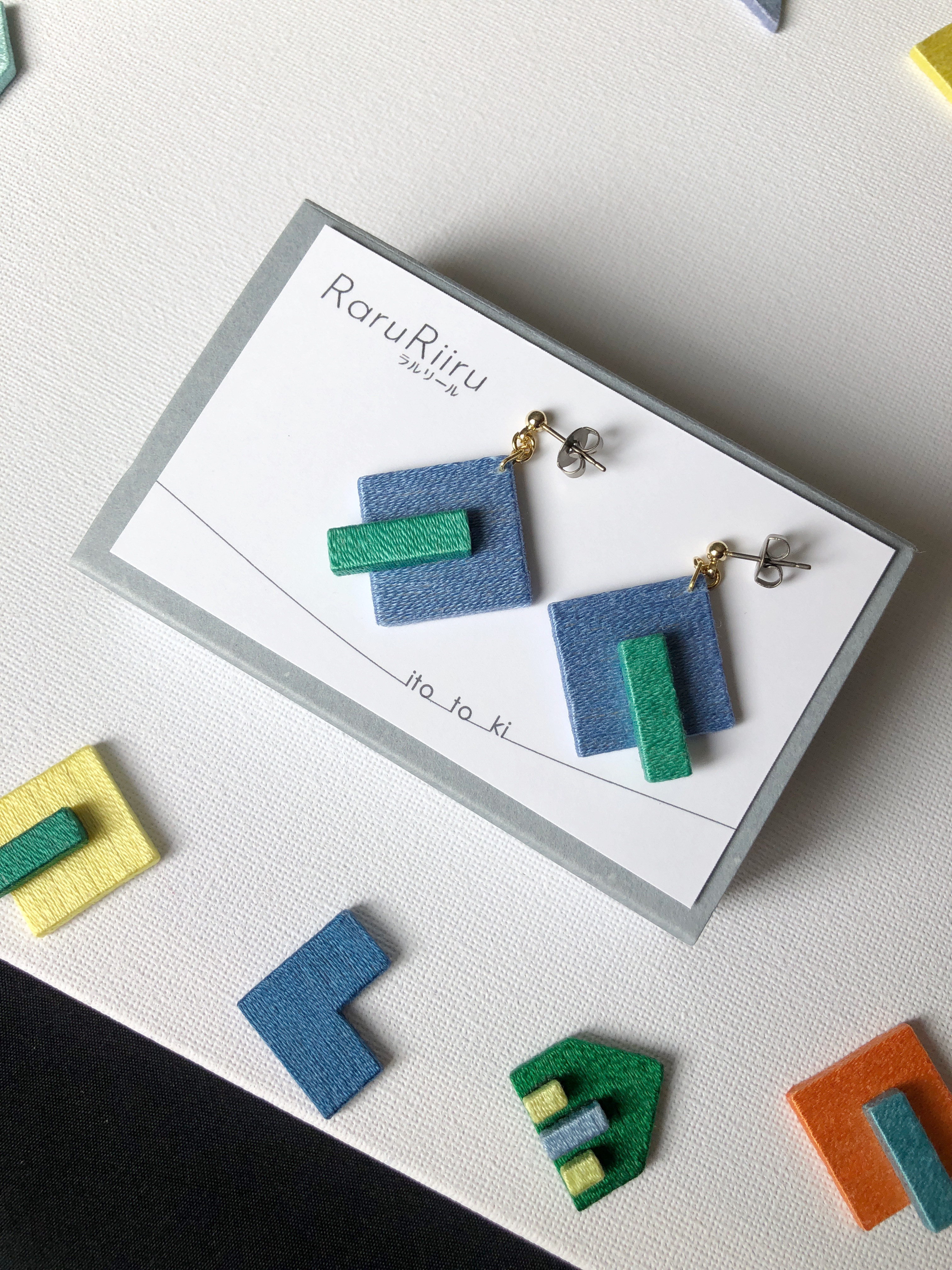 Squares and rectangles／Blue／No.001