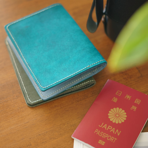 旅の相棒 本革イタリアンレザーのパスポートケース 3500以上のカラー