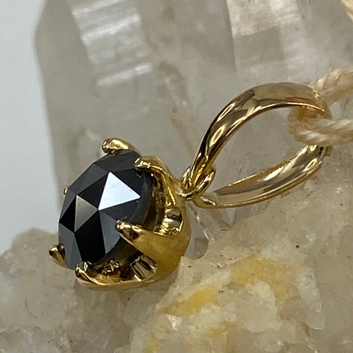 k18YG AU750 18金 ブラックダイヤモンド 0.7ct ペンダントトップ よー
