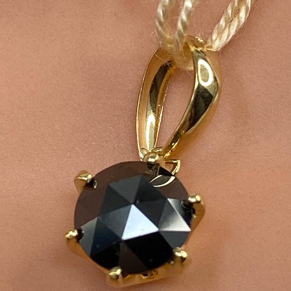k18YG AU750 18金 ブラックダイヤモンド 0.7ct ペンダントトップ よー 