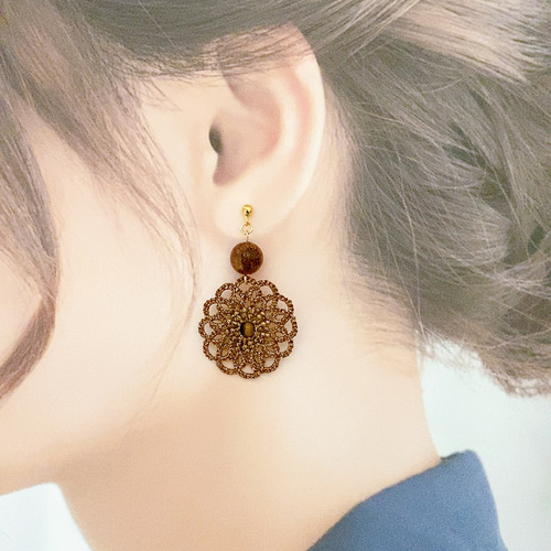 ブラウンラメ フラワータティングレースピアス イヤリング ウッド  